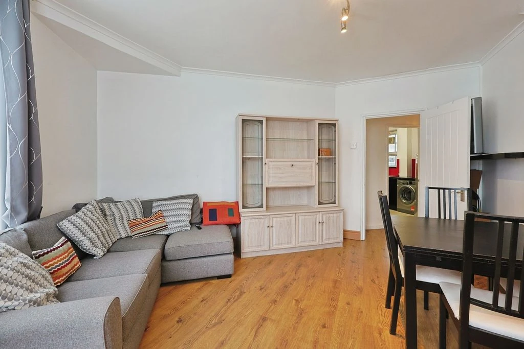 Flat in London, United Kingdom, 58 m² - picture 3