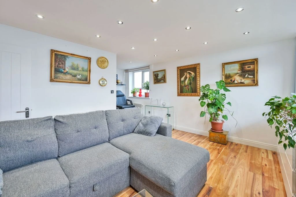 Flat in London, United Kingdom, 52 m² - picture 8