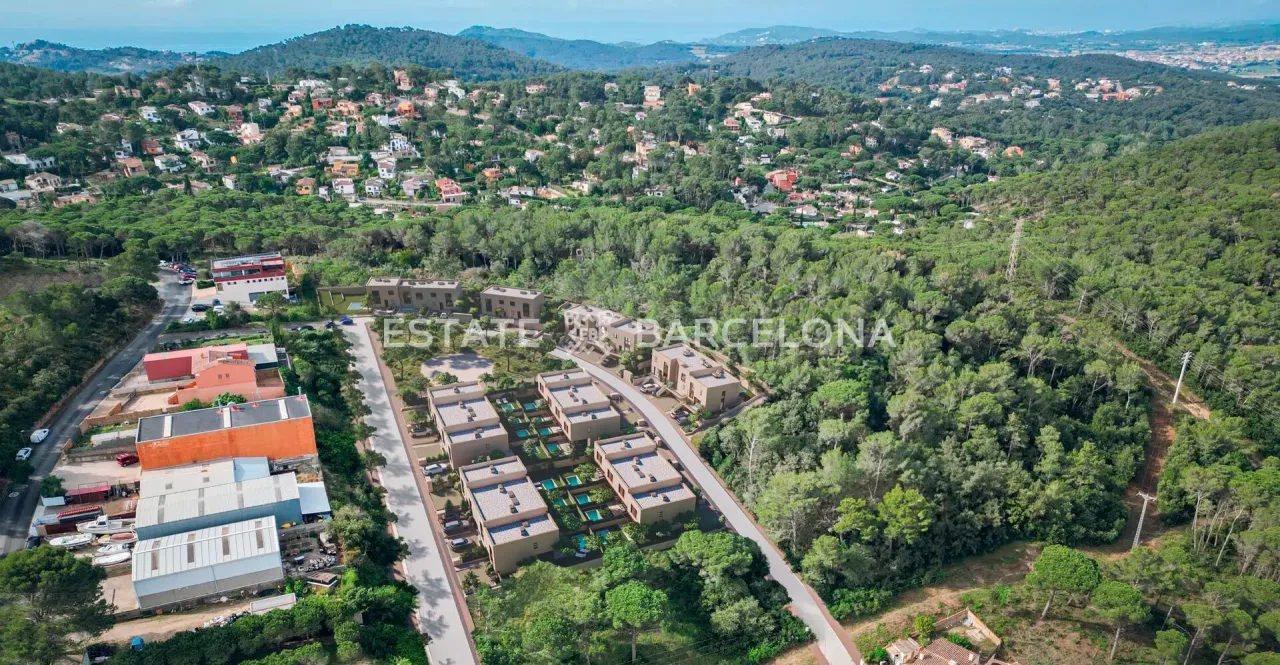 Casa adosada en Bagur, España, 249 m² - imagen 2