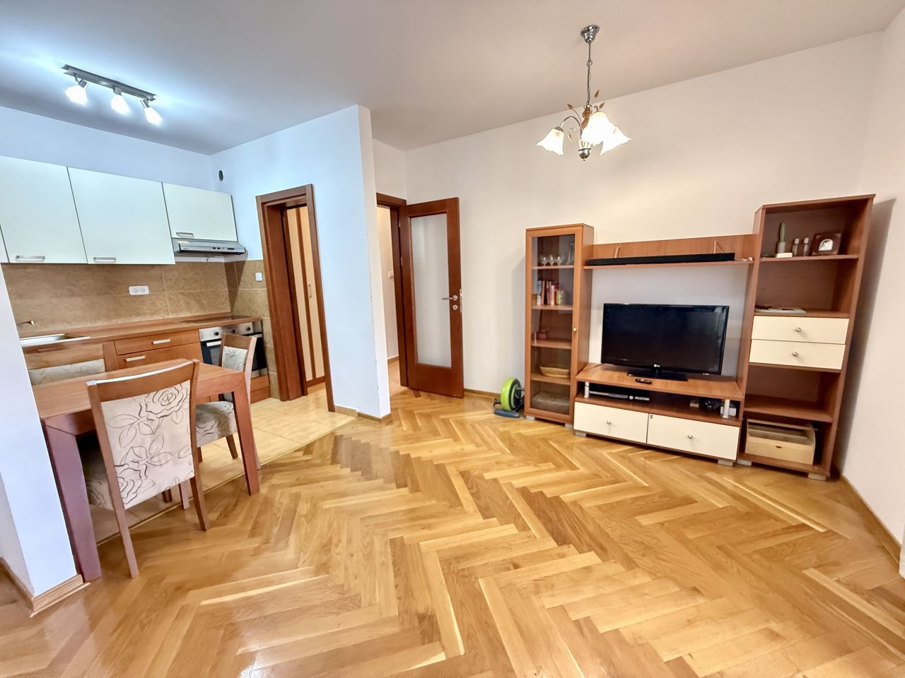 Appartamento a Budva, Montenegro, 49 m² - foto 1