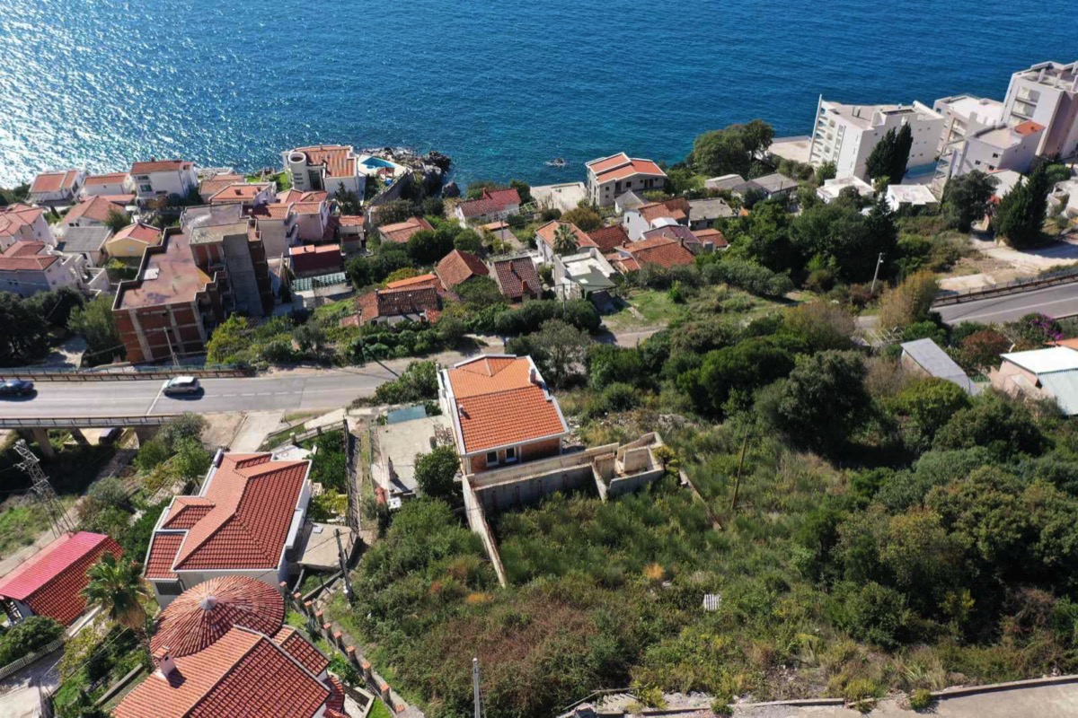 Land in Dobra Voda, Montenegro, 2 600 m² - picture 2