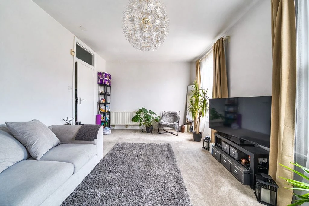 Flat in London, United Kingdom, 50 m² - picture 1