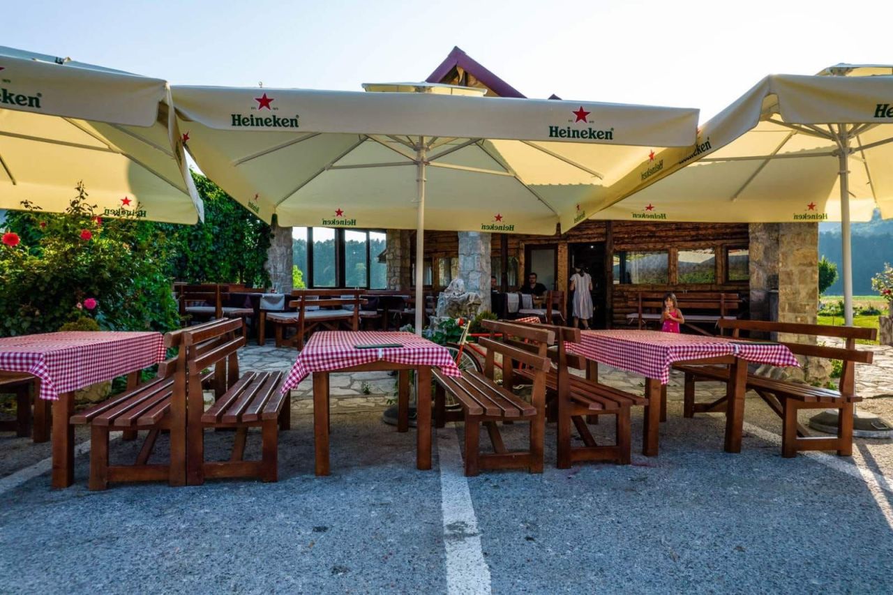 Commercial property in Cetinje, Montenegro, 851 m² - picture 6