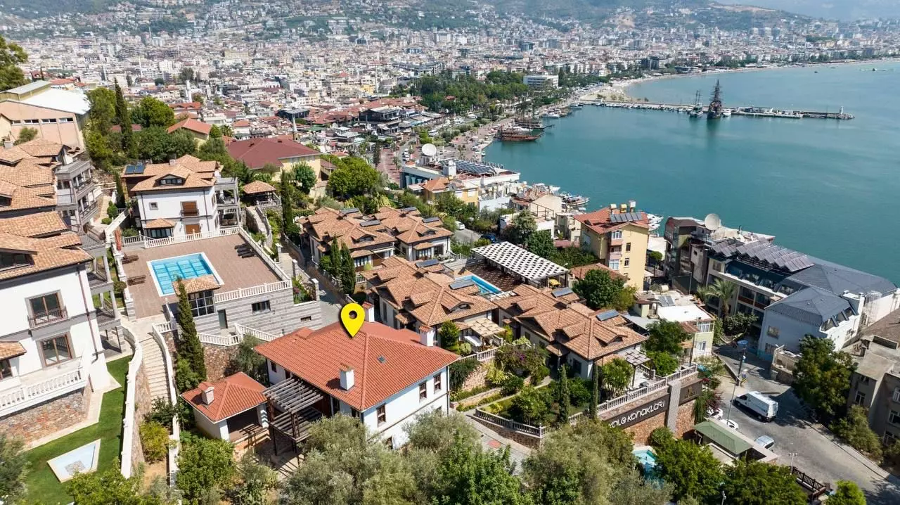 Villa à Alanya, Turquie, 500 m² - image 1