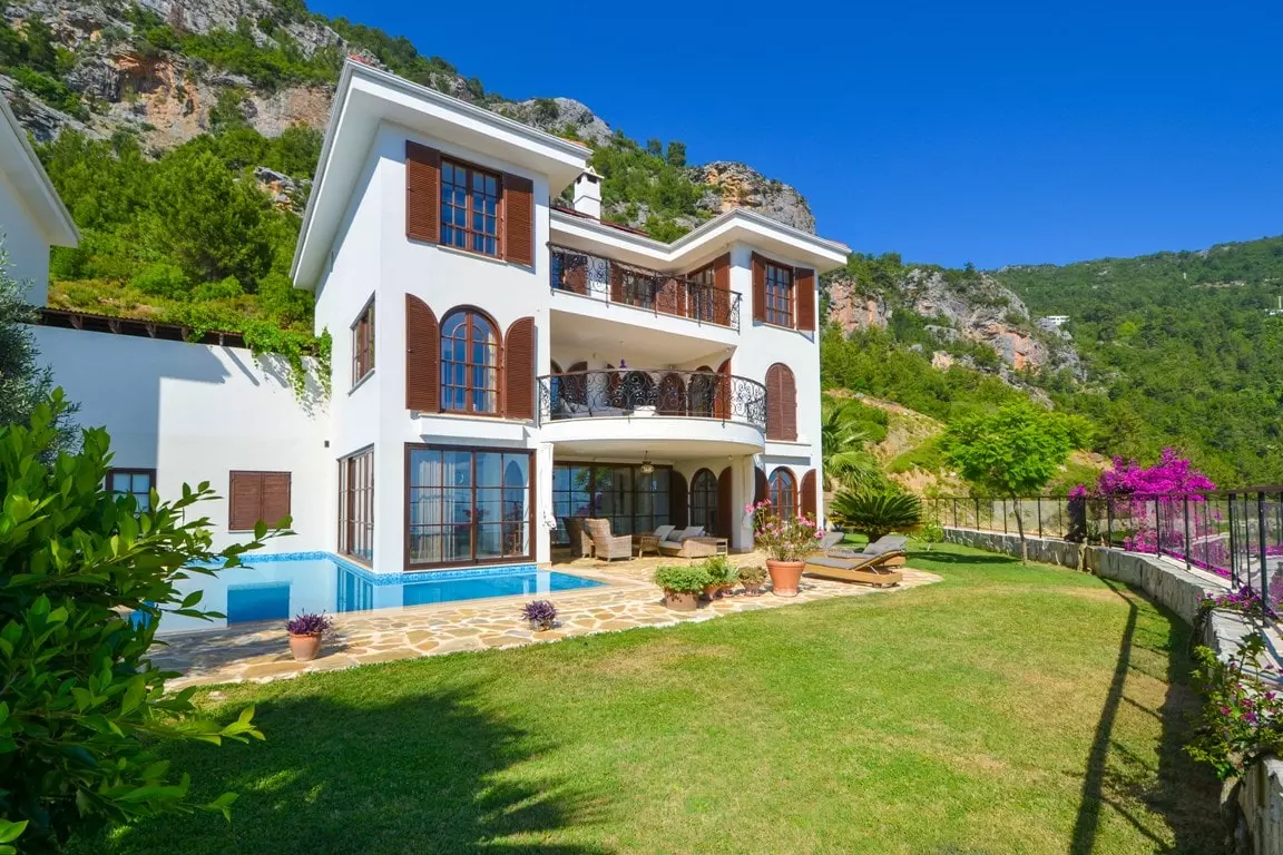 Villa à Alanya, Turquie, 400 m² - image 1