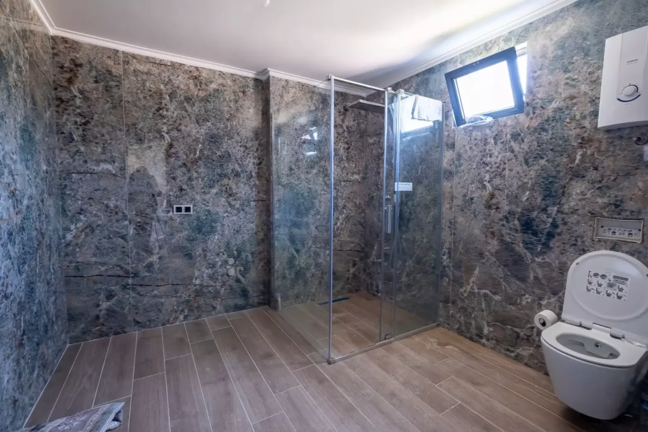 Villa en Incekum, Turquia, 660 m² - imagen 2