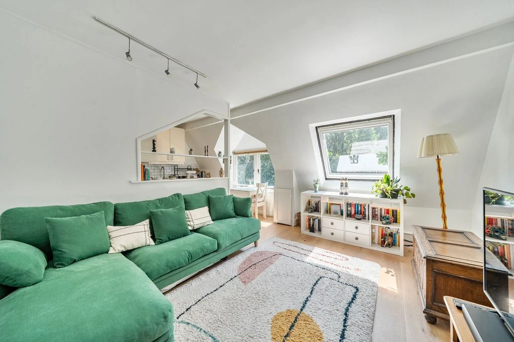 Flat in London, United Kingdom, 52 m² - picture 6
