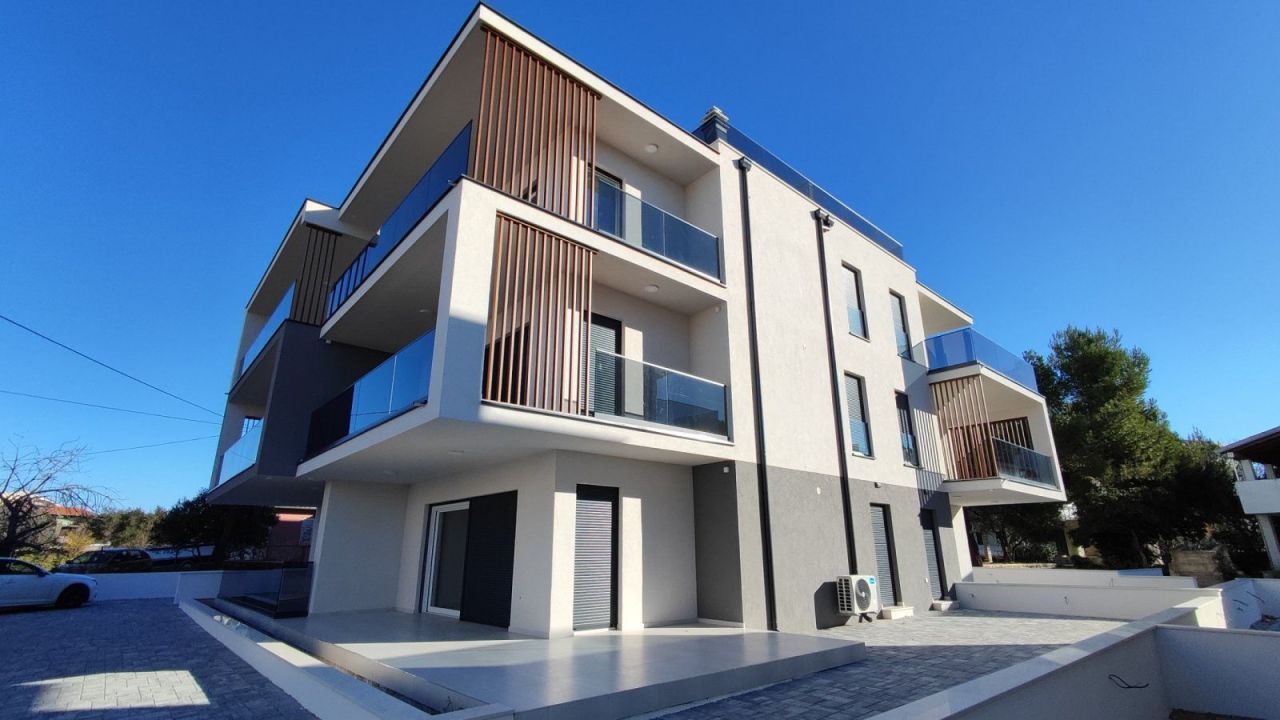 Piso en Vodice, Croacia, 264 m² - imagen 1