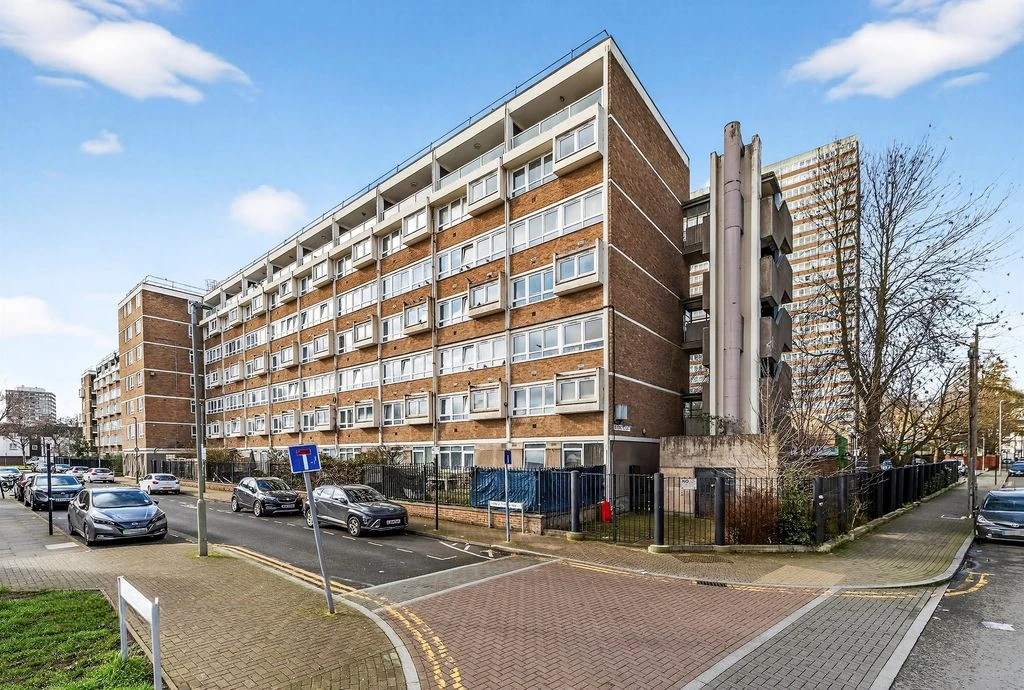 Flat in London, United Kingdom, 88 m² - picture 6