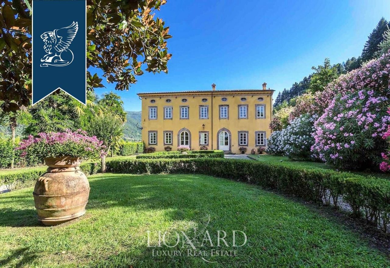 Villa a Capannori, Italia, 4 000 m² - foto 1