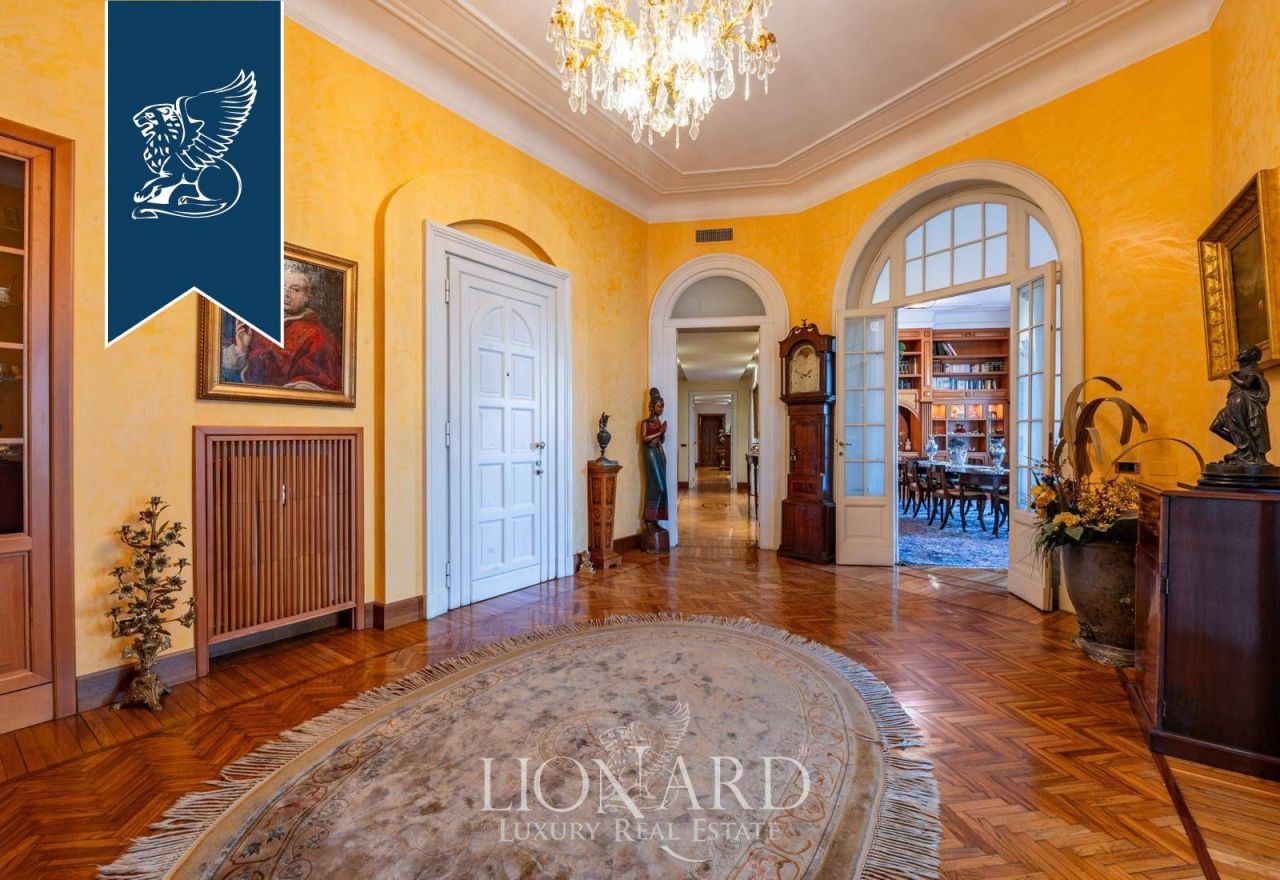 Apartment in Milan, Italy, 345 m² - picture 16
