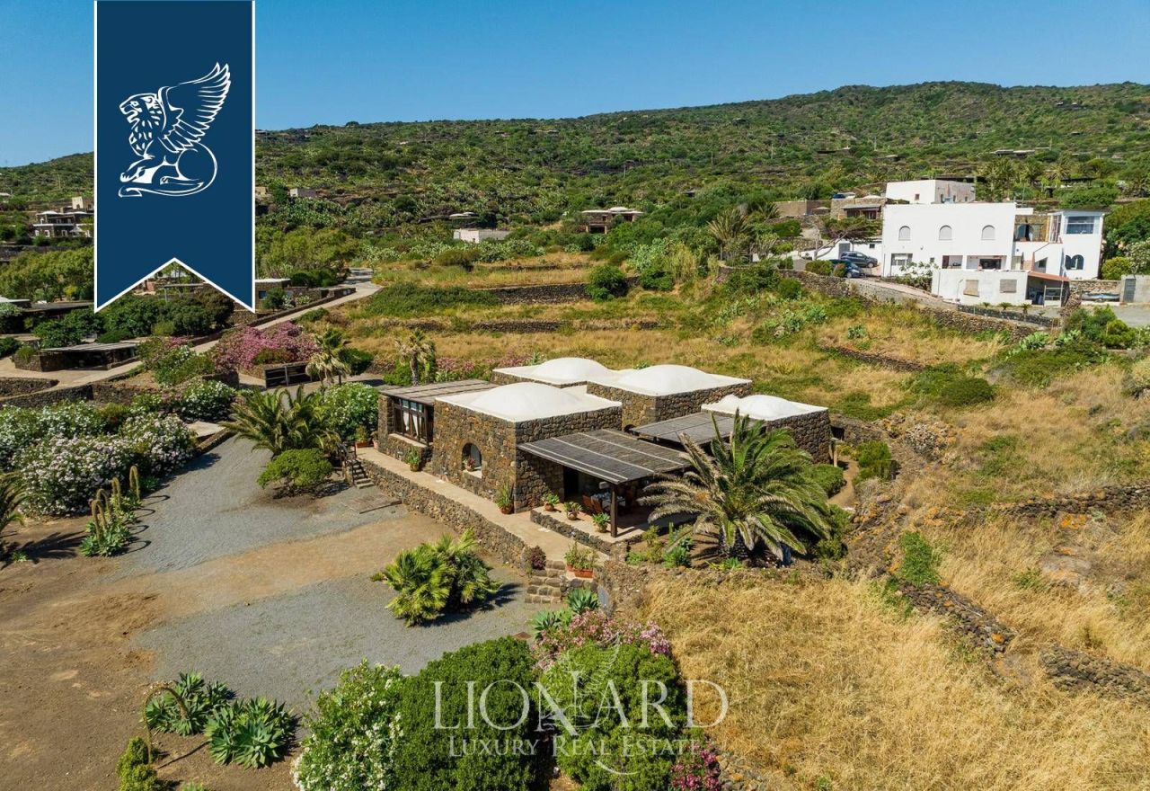 Villa on Pantelleria, Italy, 174 m² - picture 19