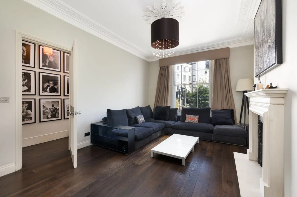 Flat in London, United Kingdom, 276 m² - picture 10