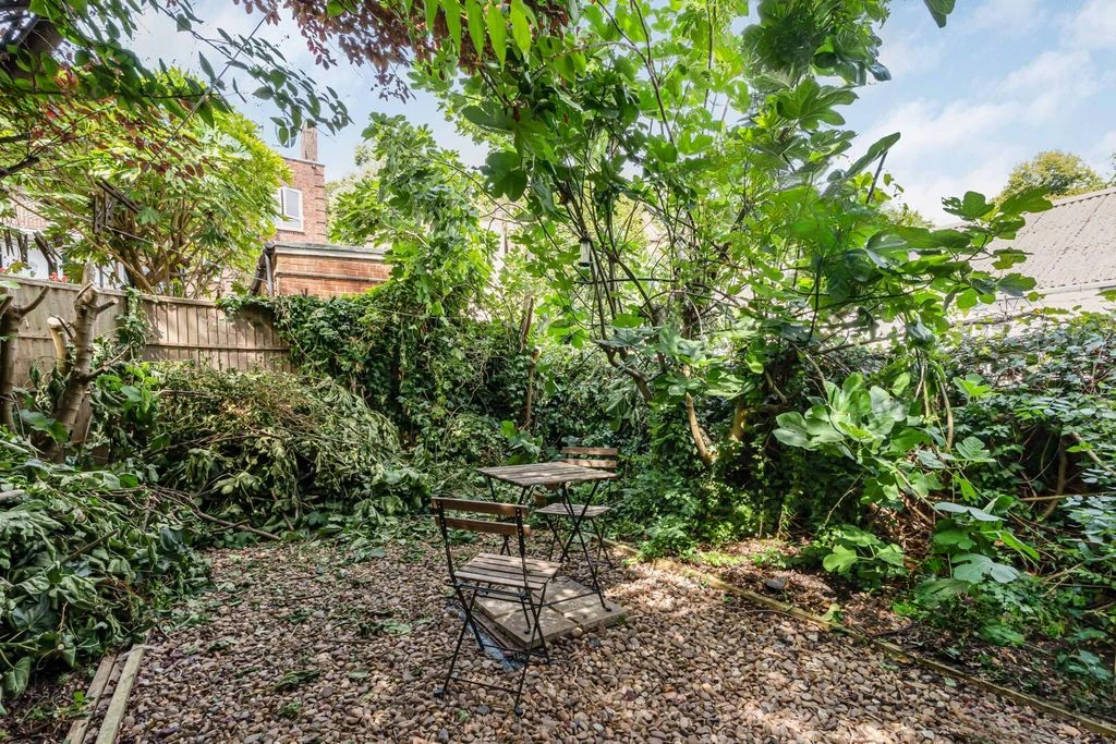 Flat in London, United Kingdom, 44 m² - picture 14