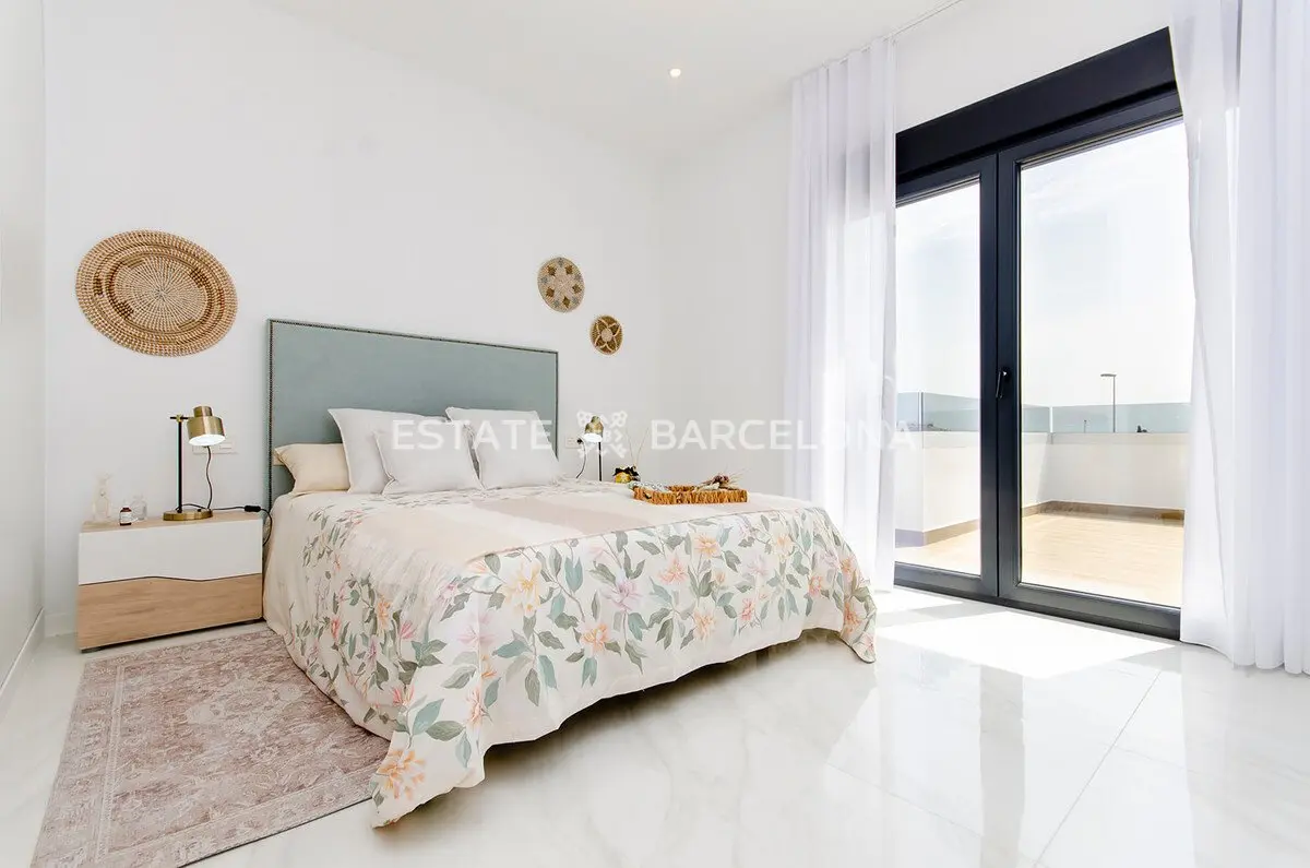 Casa adosada en Alicante, España, 100 m² - imagen 4