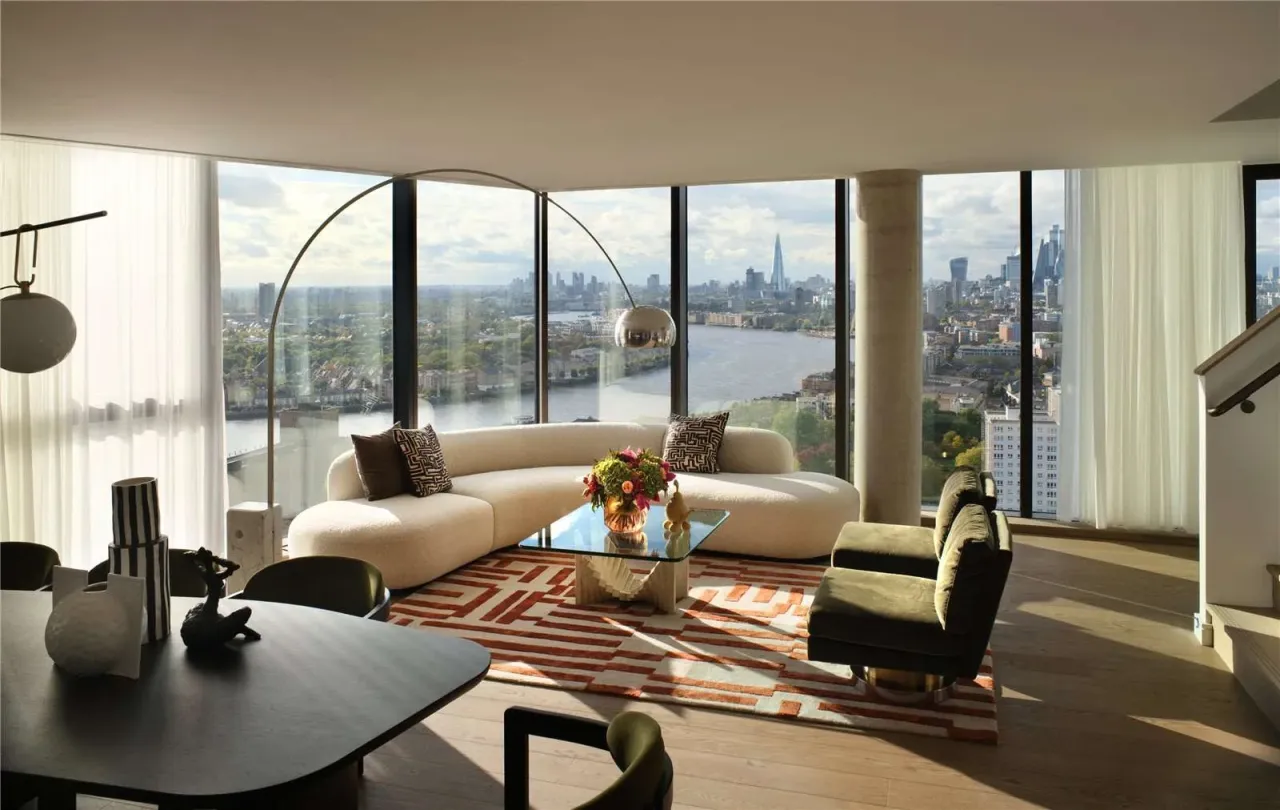 Flat Canary Wharf, United Kingdom, 1 530 m² - picture 1