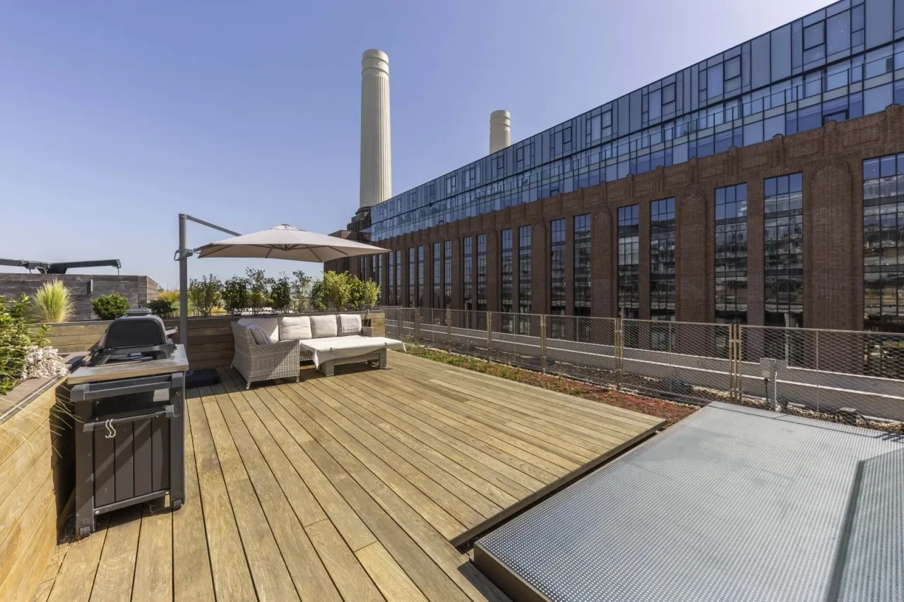Flat Battersea, United Kingdom, 2 239 m² - picture 1