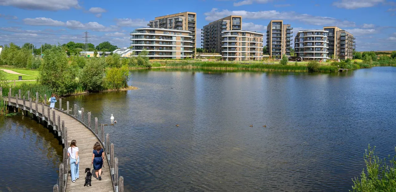 Apartment in Reading, United Kingdom, 652 m² - picture 1