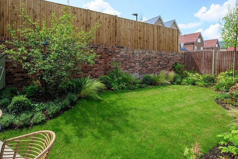 House Hartland Village, United Kingdom, 1 468 m² - picture 2