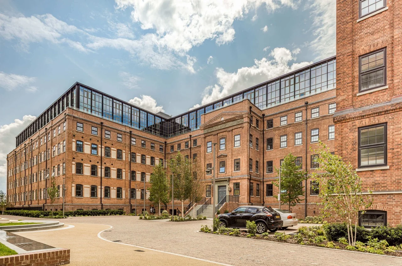 Apartment Slough, United Kingdom, 632 m² - picture 3