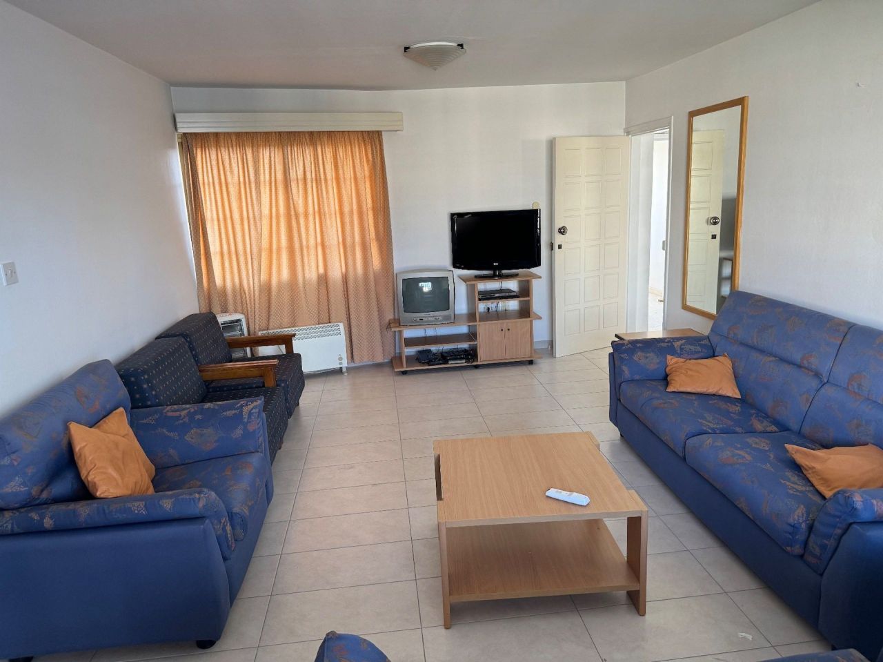 Propiedad comercial en Pafos, Chipre, 300 m² - imagen 1