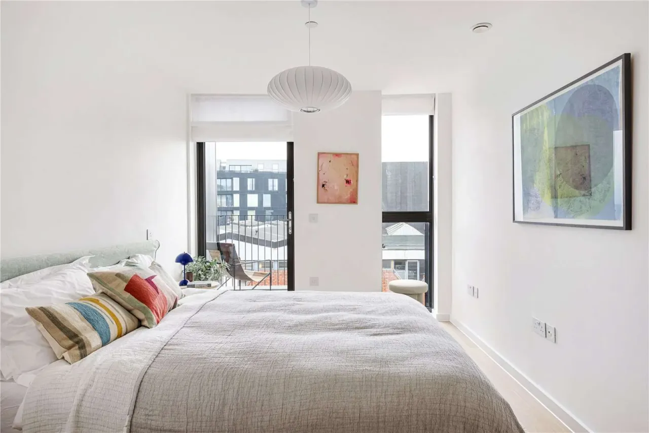 Apartment in London, United Kingdom, 990 m² - picture 12