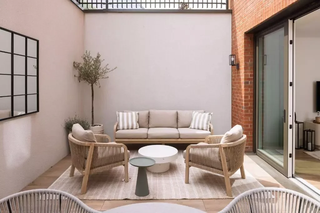 House in Wandsworth, United Kingdom, 1 636 m² - picture 14
