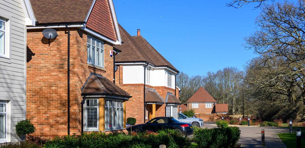 Casa en Surrey, Reino Unido, 1 283 m² - imagen 15