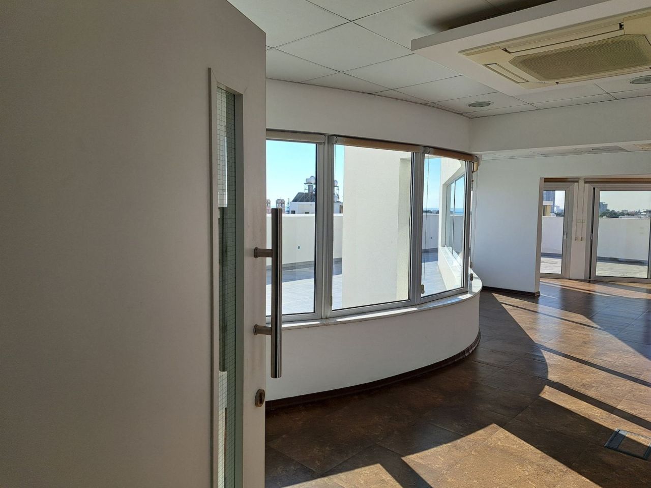 Office in Limassol, Cyprus, 396 m² - picture 2