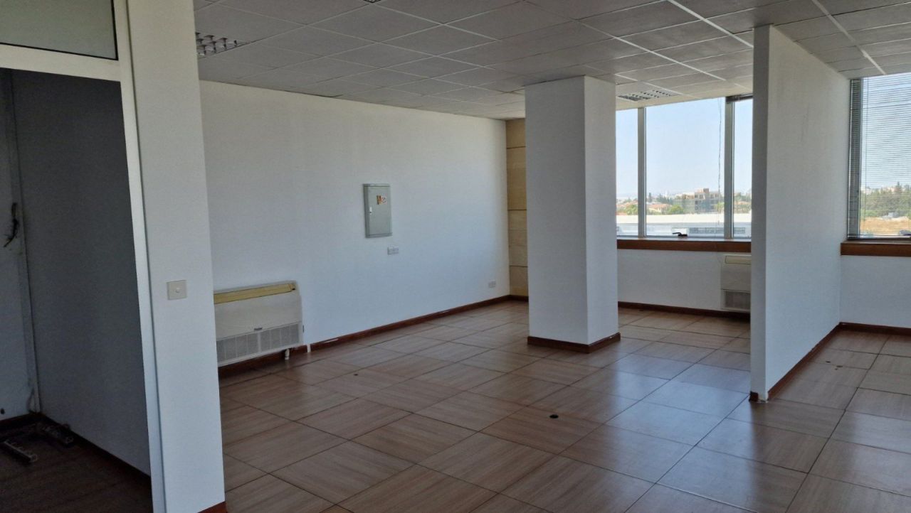 Bureau à Limassol, Chypre, 258 m² - image 3