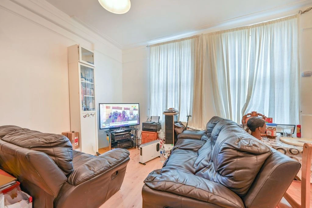 Flat in London, United Kingdom, 93 m² - picture 1