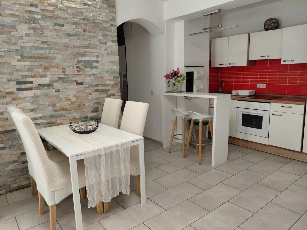 Flat in Portoroz, Slovenia, 38 m² - picture 1