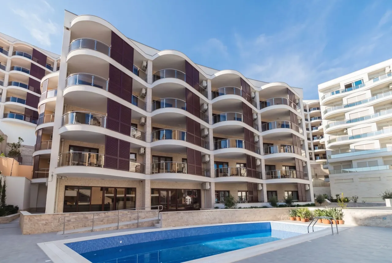 Flat in Becici, Montenegro, 72 m² - picture 1