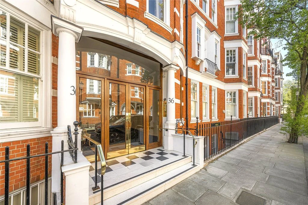 Flat in London, United Kingdom, 194 m² - picture 10