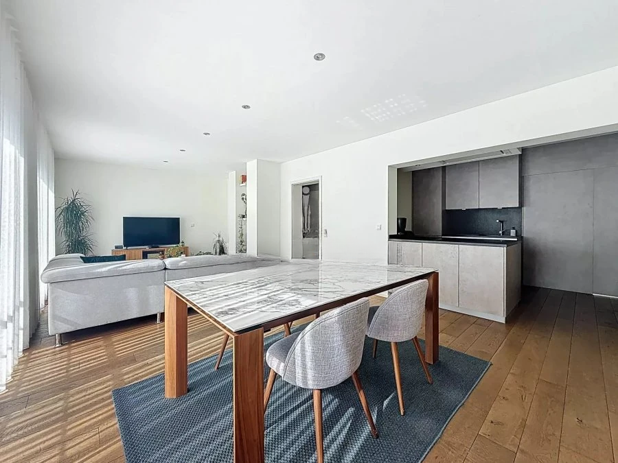 Flat in Luxembourg, Luxembourg, 110 m² - picture 2