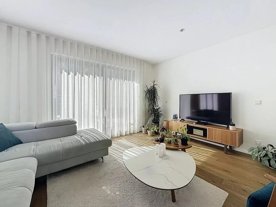 Flat in Luxembourg, Luxembourg, 110 m² - picture 3