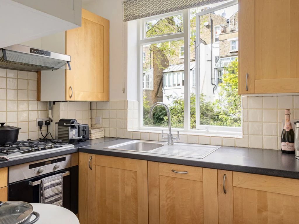 Flat in London, United Kingdom, 49 m² - picture 3