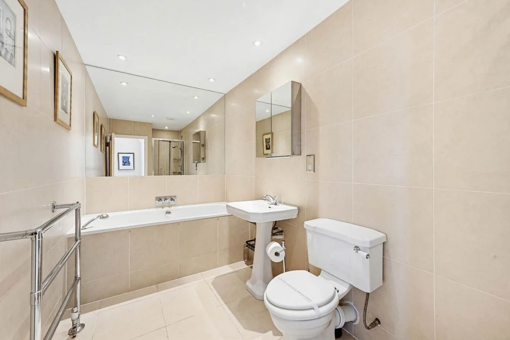 Flat in London, United Kingdom, 68 m² - picture 10