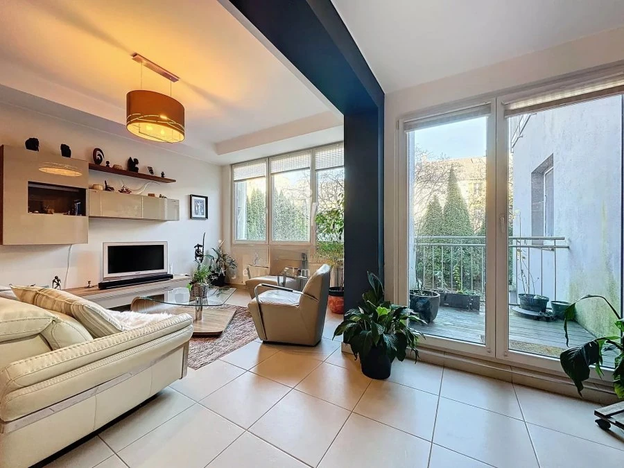 Flat in Luxembourg, Luxembourg, 160 m² - picture 1