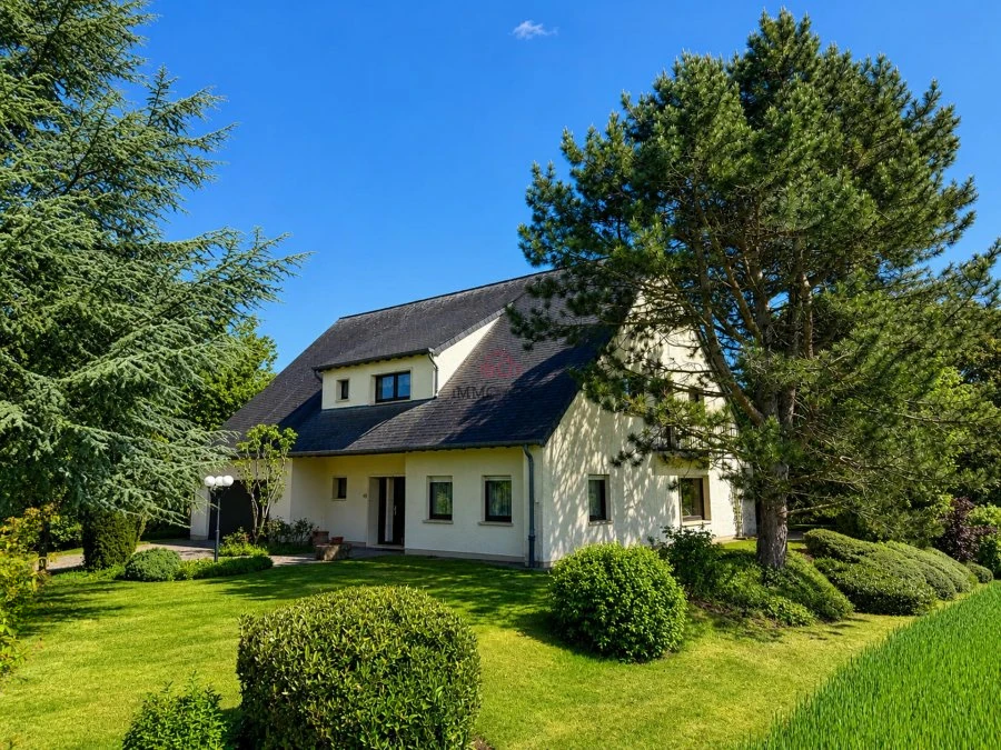 Casa en Diekirch, Luxemburgo, 340 m² - imagen 1