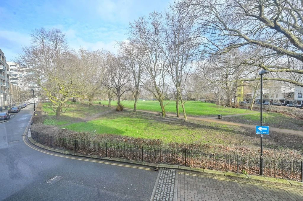 Flat in London, United Kingdom, 55 m² - picture 1