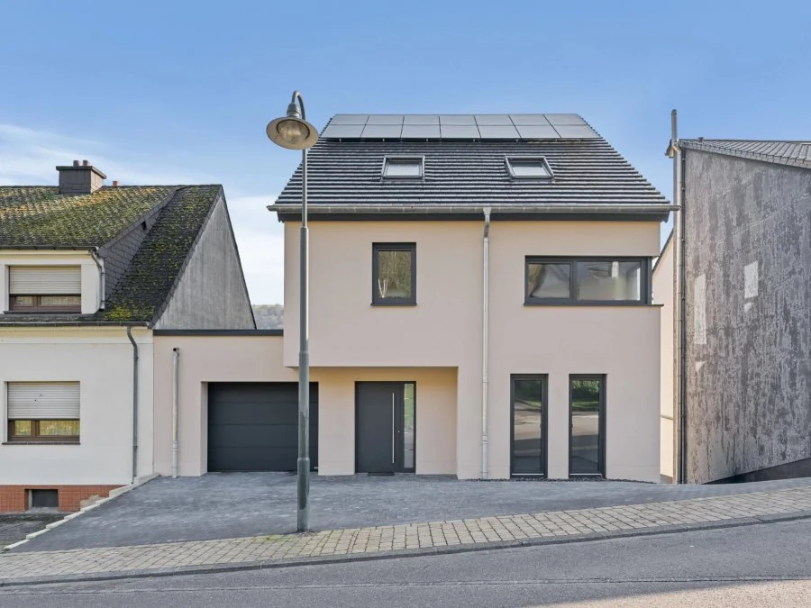 House in Grevenmacher, Luxembourg, 321 m² - picture 1