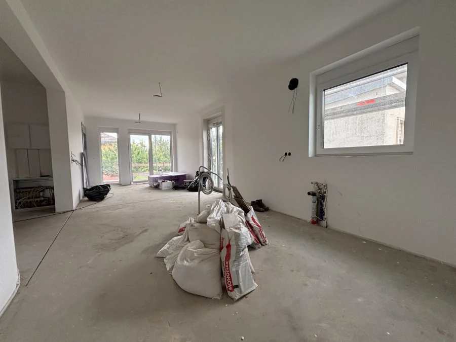 Flat in Luxembourg, Luxembourg, 70 m² - picture 2