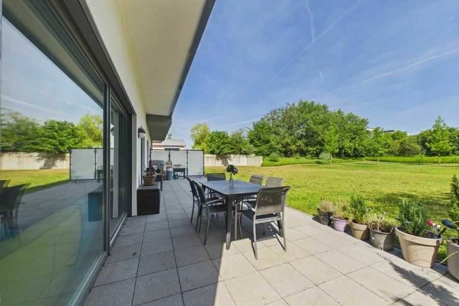 Flat in Luxembourg, Luxembourg, 108 m² - picture 3
