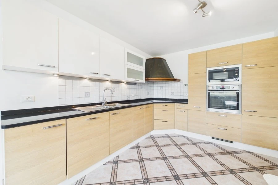 Flat in Luxembourg, Luxembourg, 125 m² - picture 6
