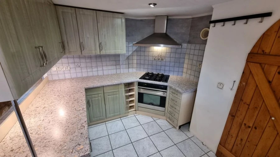 Flat in Luxembourg, Luxembourg, 120 m² - picture 6