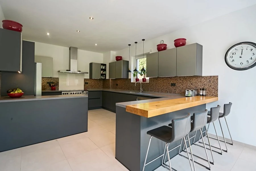 House in Luxembourg, Luxembourg, 354 m² - picture 7