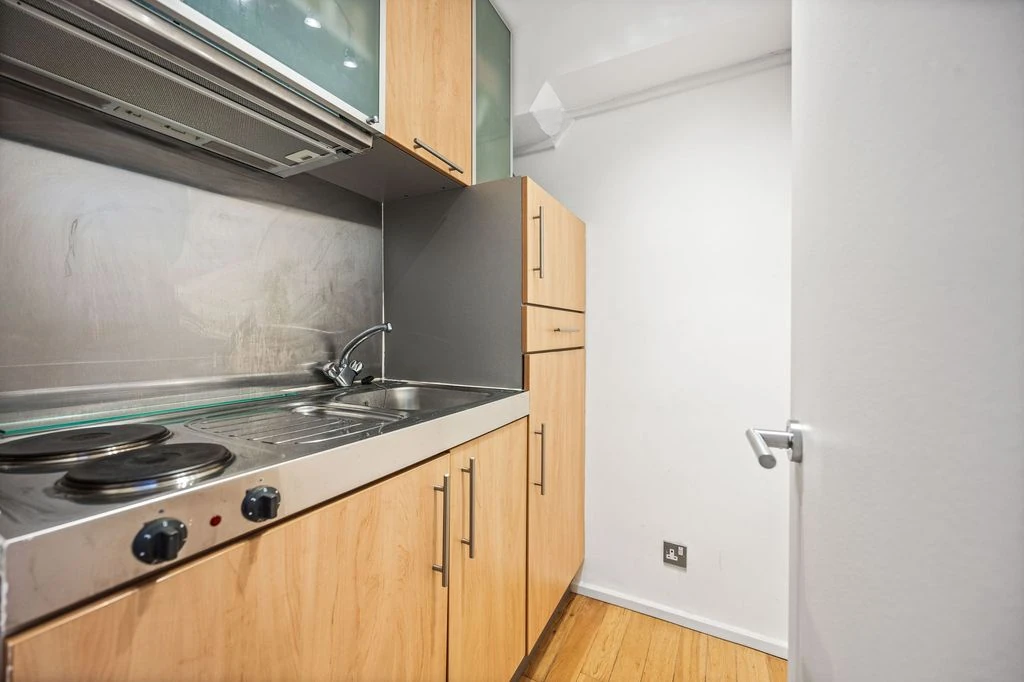 Flat in London, United Kingdom, 22 m² - picture 8