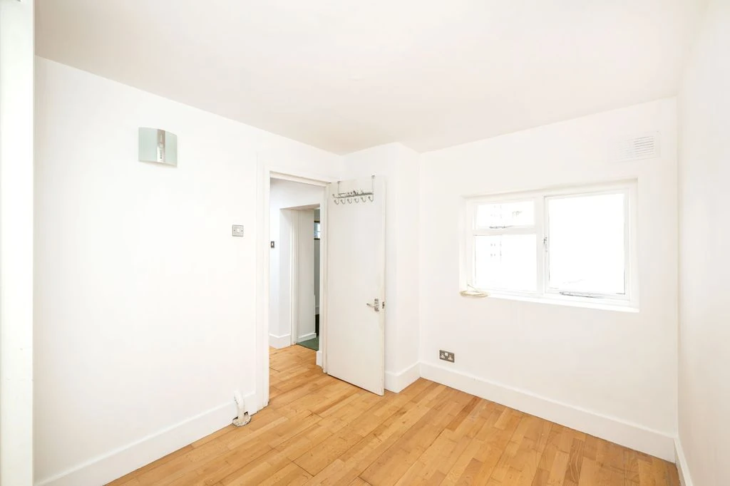 Flat in London, United Kingdom, 31 m² - picture 10