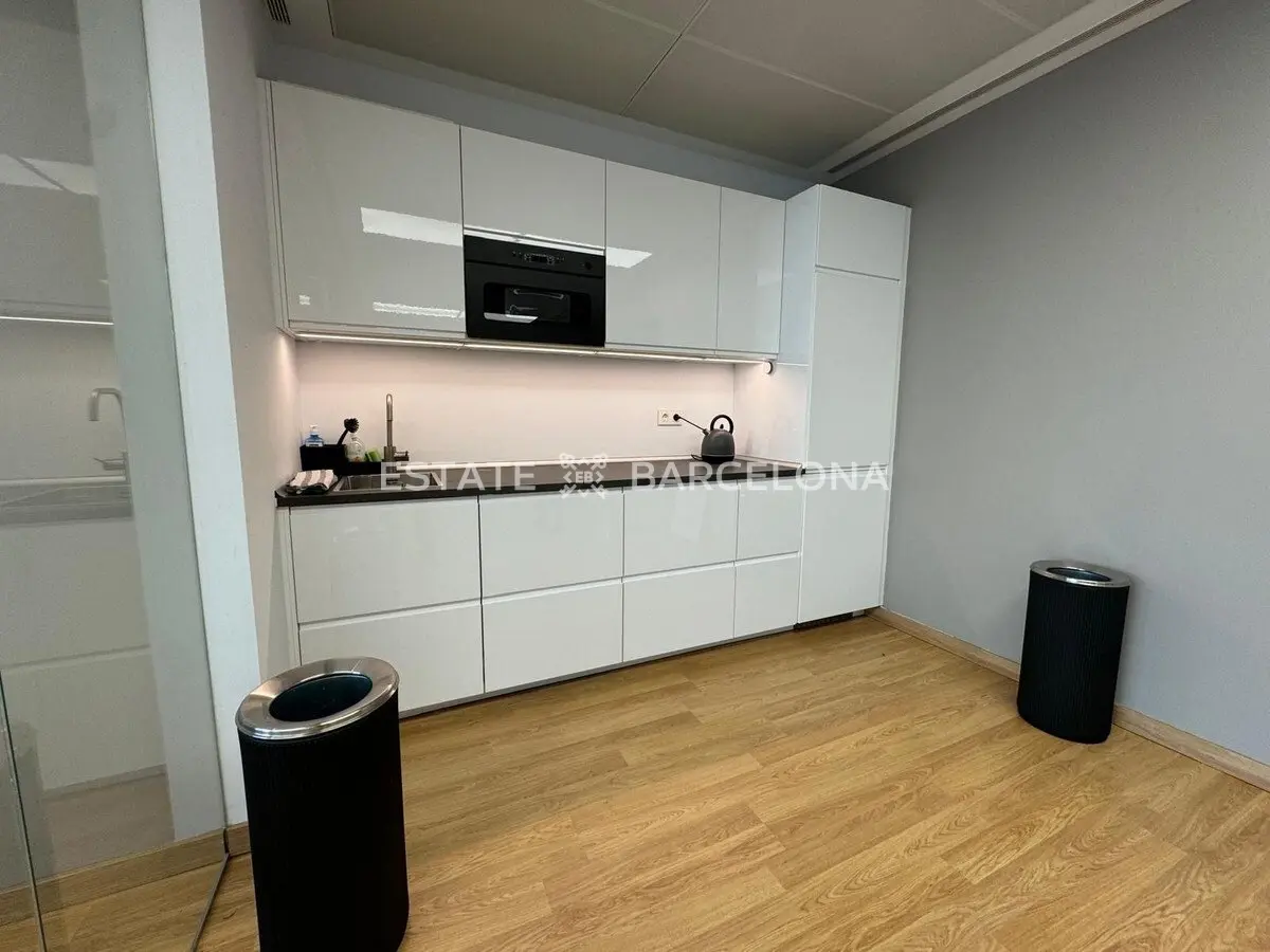 Bureau à Marbella, Espagne, 105 000 m² - image 6